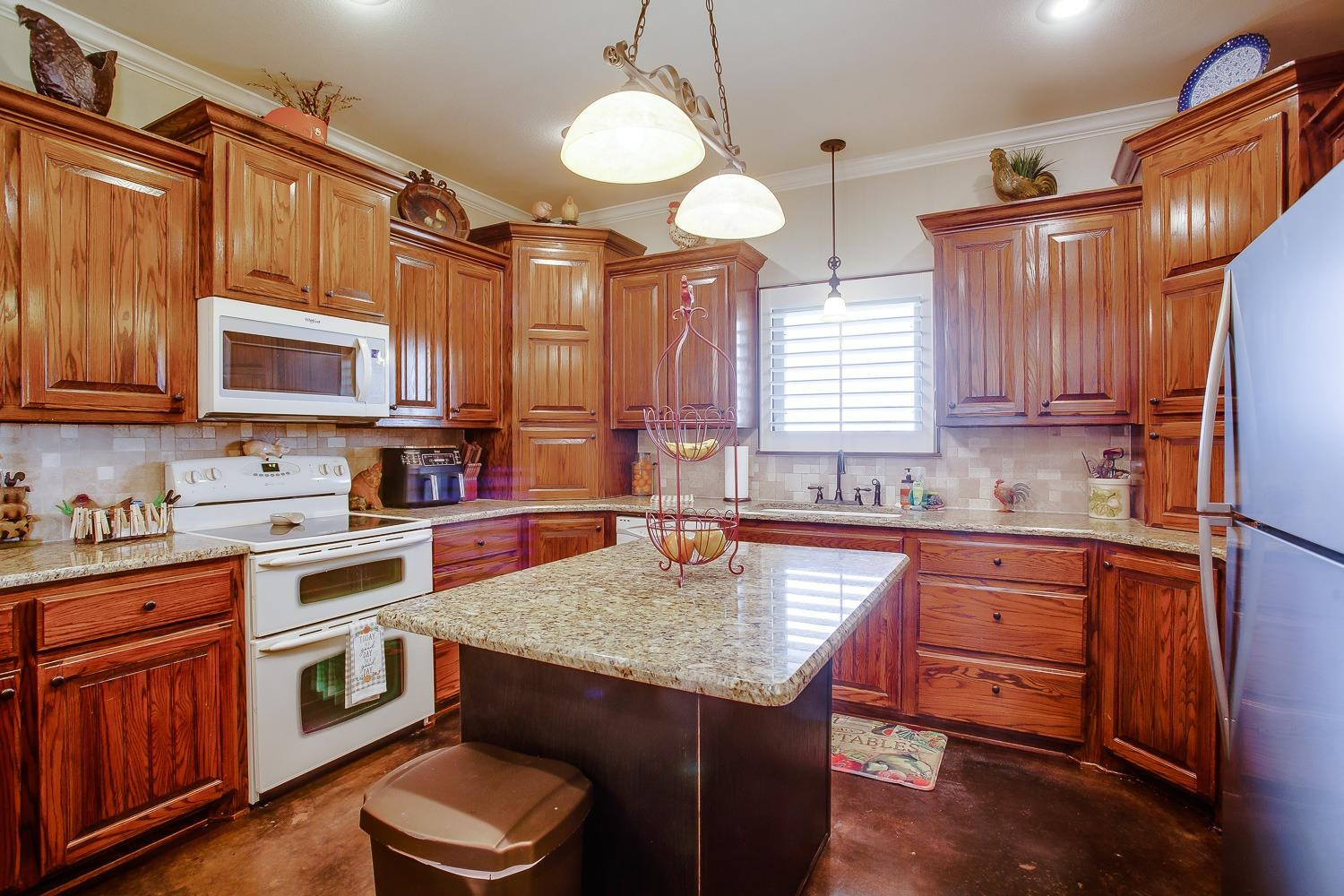 8711 E County Road 6000