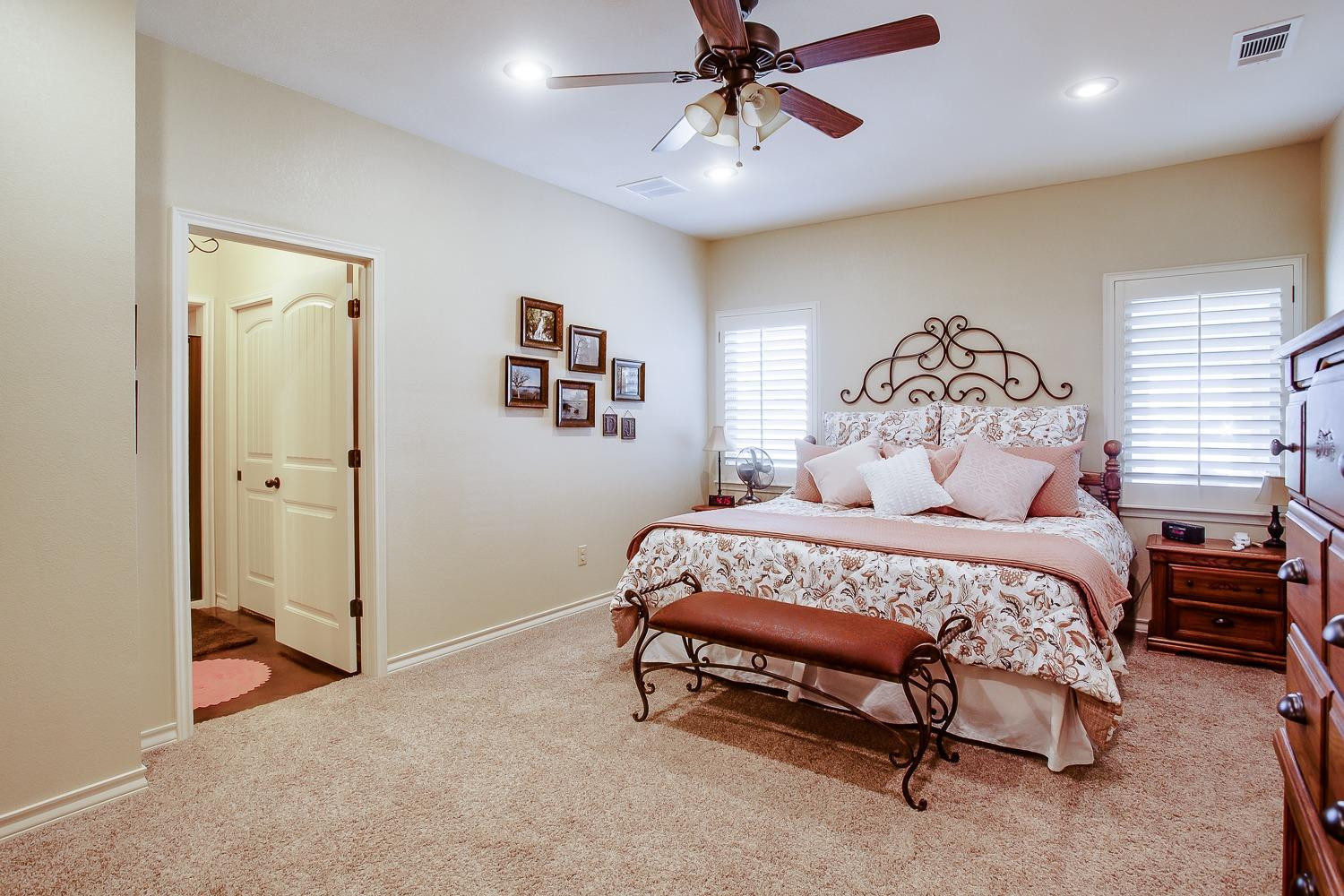 8711 E County Road 6000