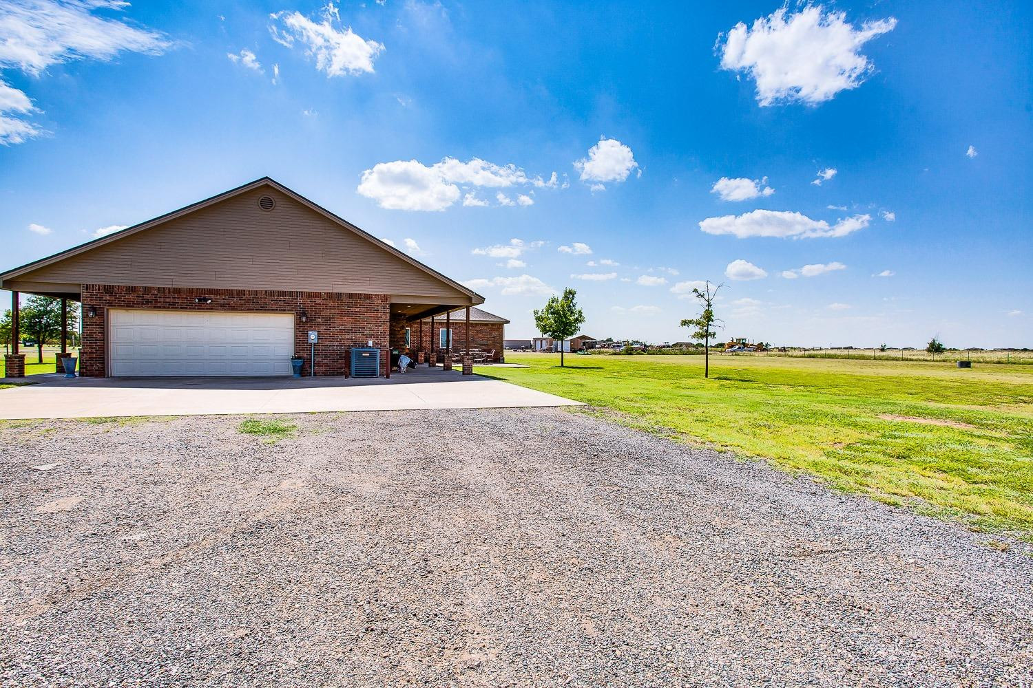 8711 E County Road 6000