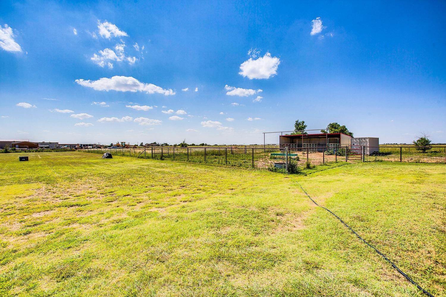 8711 E County Road 6000