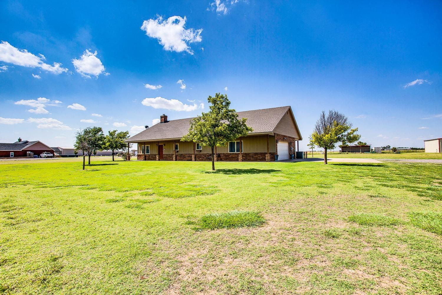 8711 E County Road 6000