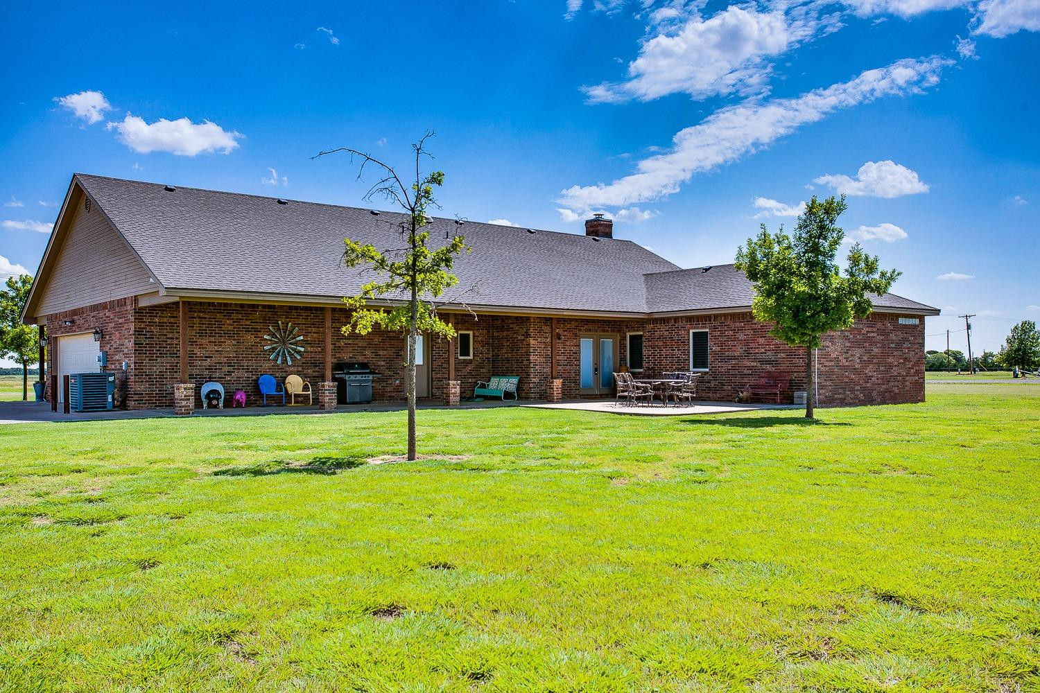8711 E County Road 6000