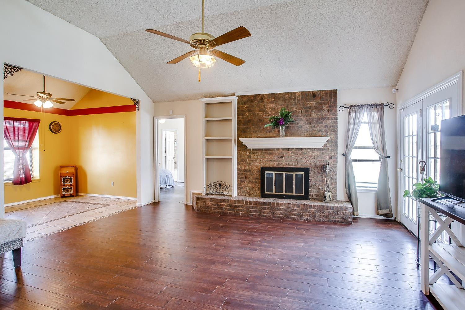 8209 Waco Avenue