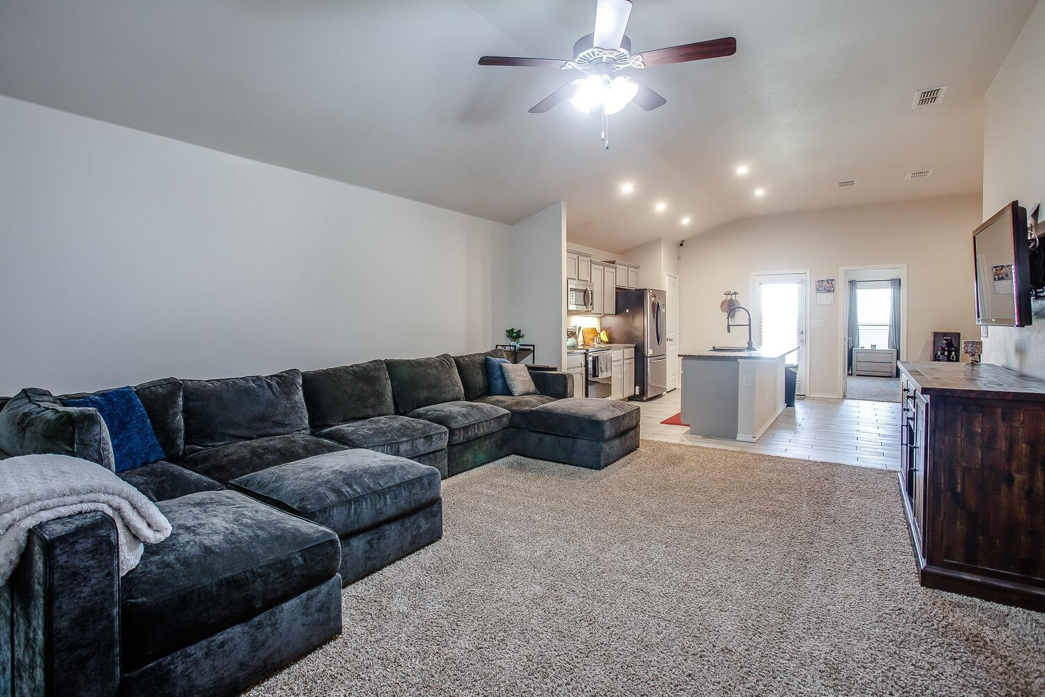 14409 Uvalde Avenue