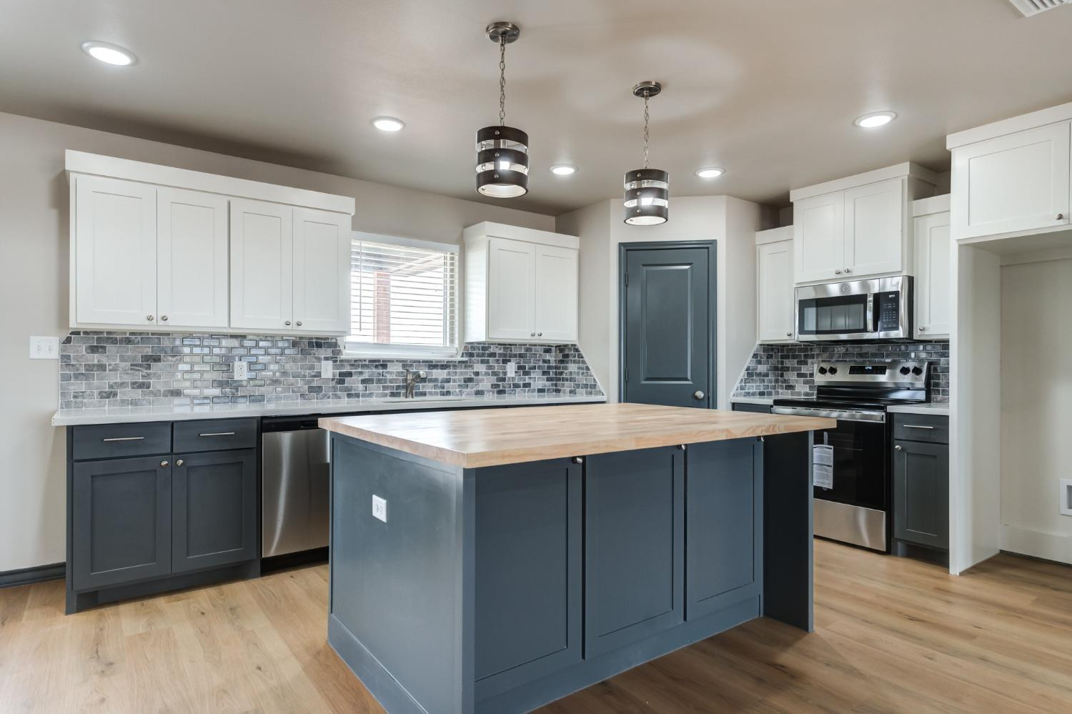 8618 E County Road 5500
