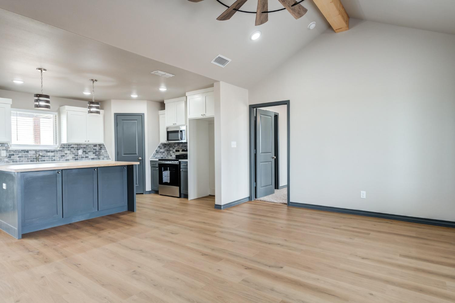 8618 E County Road 5500