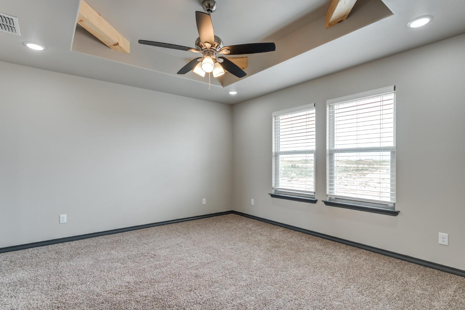 8618 E County Road 5500