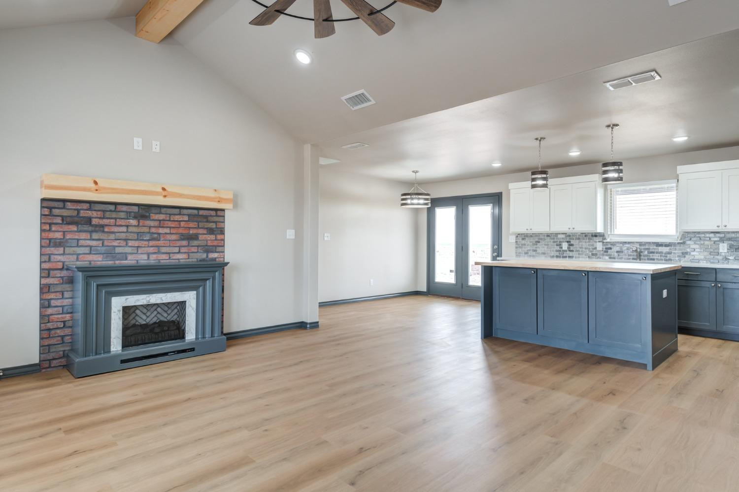 8618 E County Road 5500