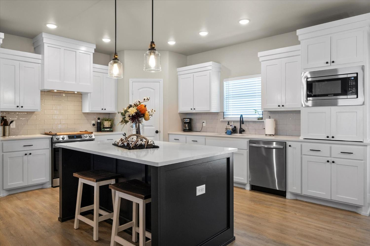 12605 N FM 1729