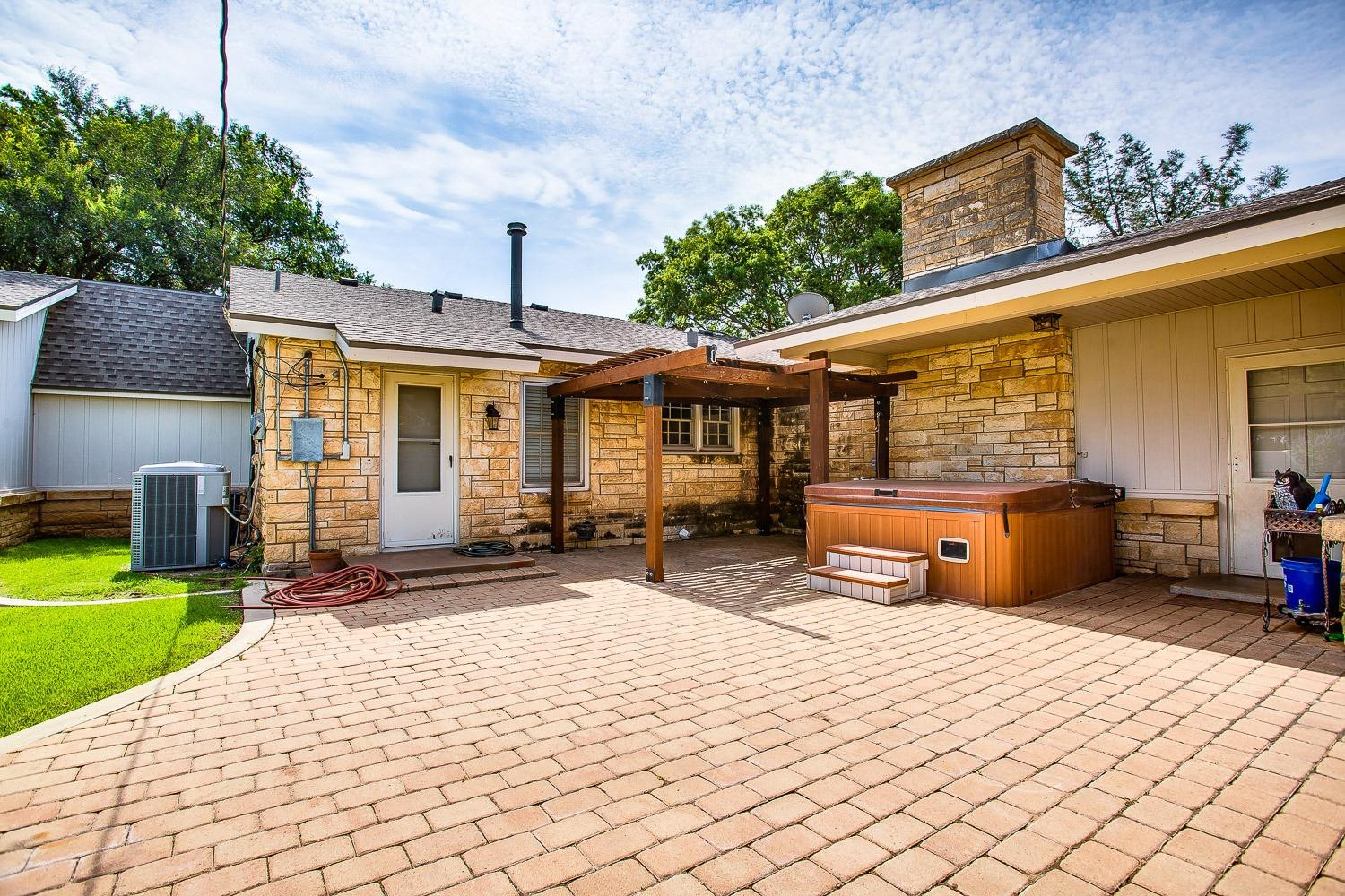 5402 FM 179