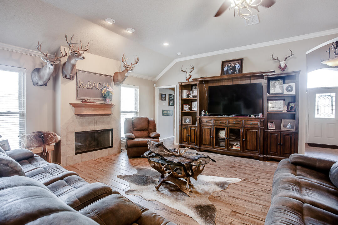 6403 County Rd 7445