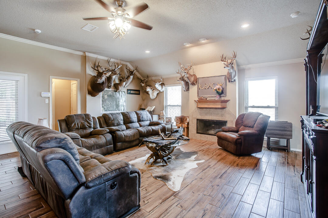 6403 County Rd 7445