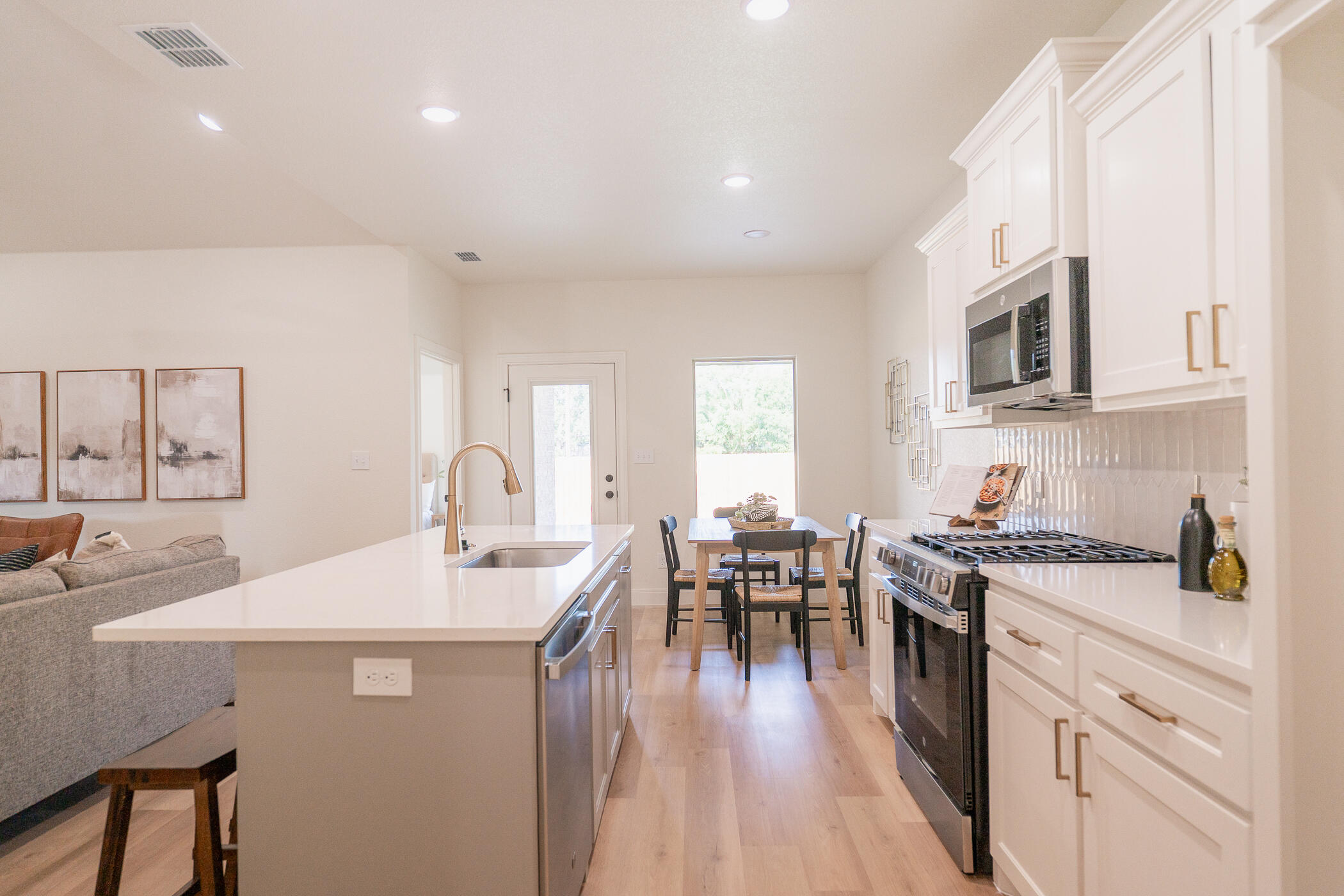 1409 Quincy Avenue