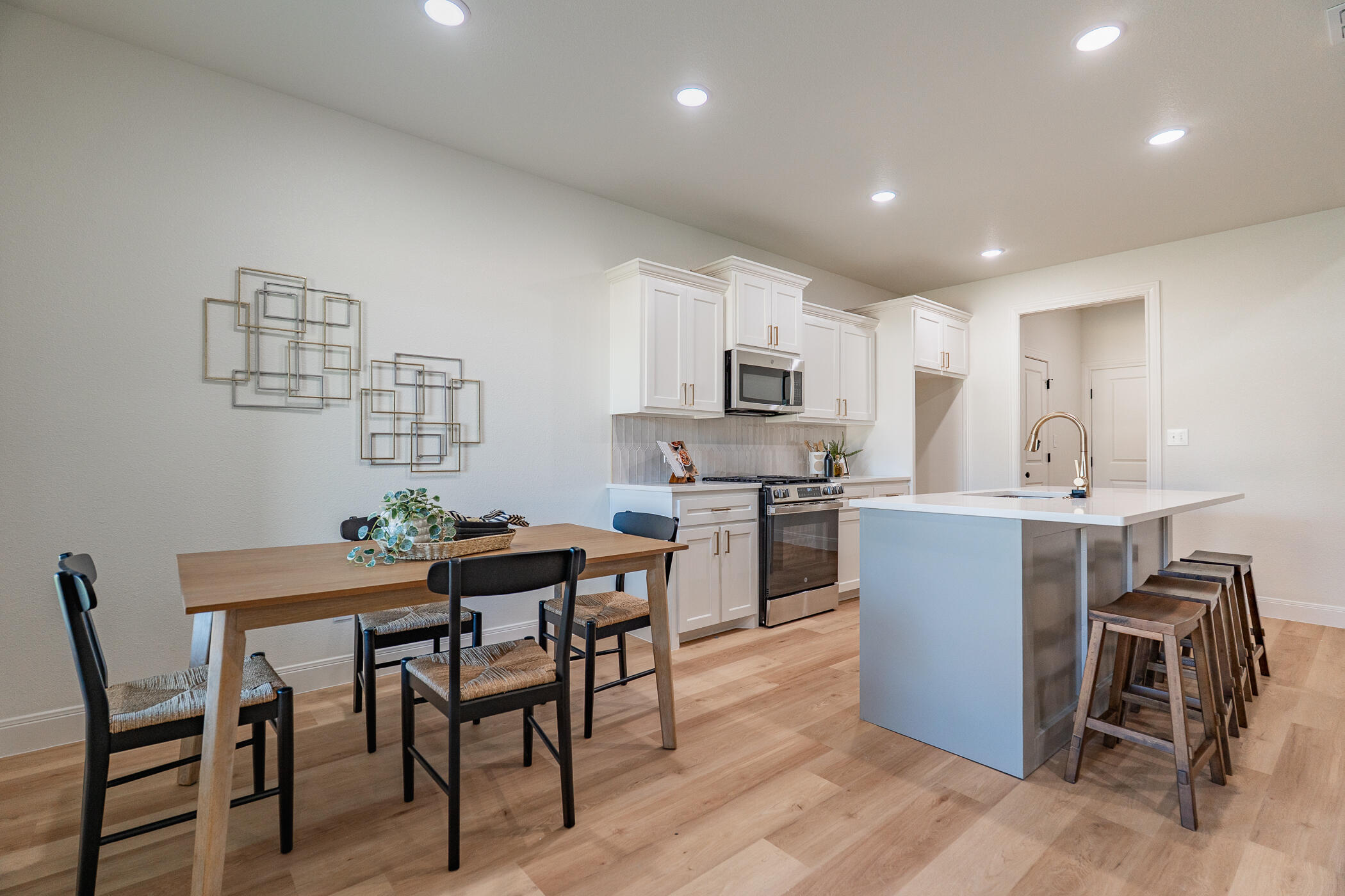 1409 Quincy Avenue
