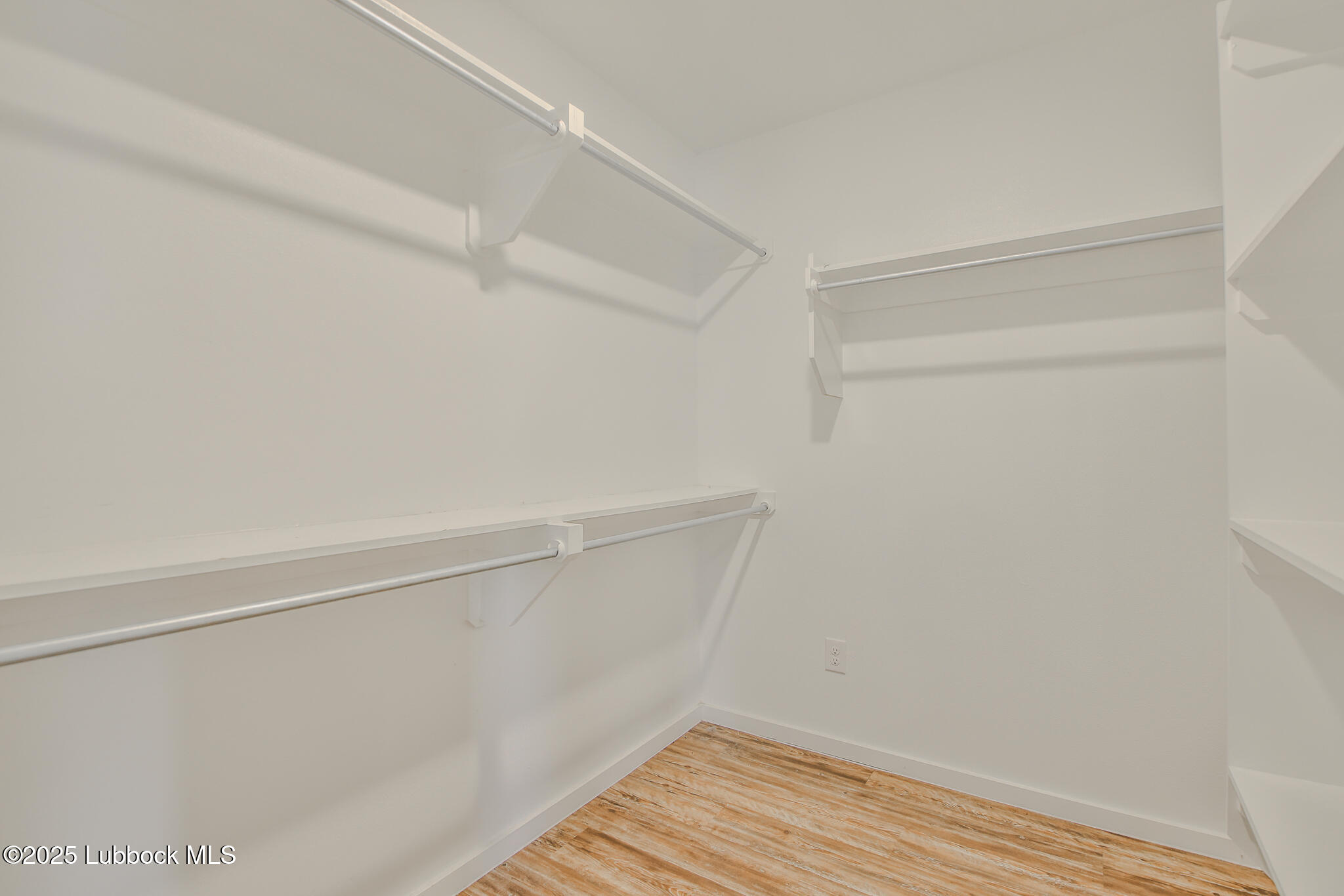 2012 Kenwood Avenue