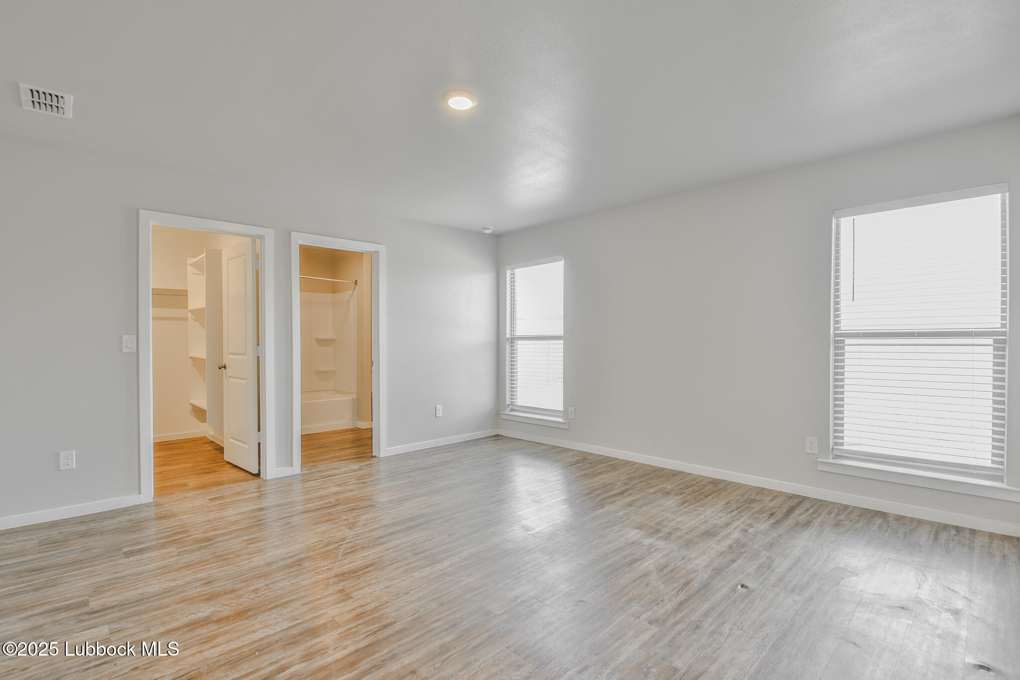 2012 Kenwood Avenue