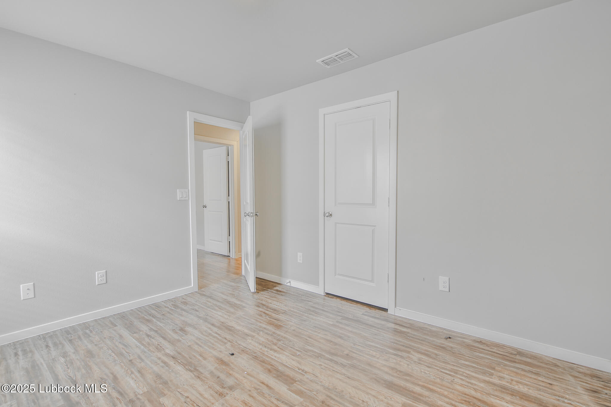 2012 Kenwood Avenue