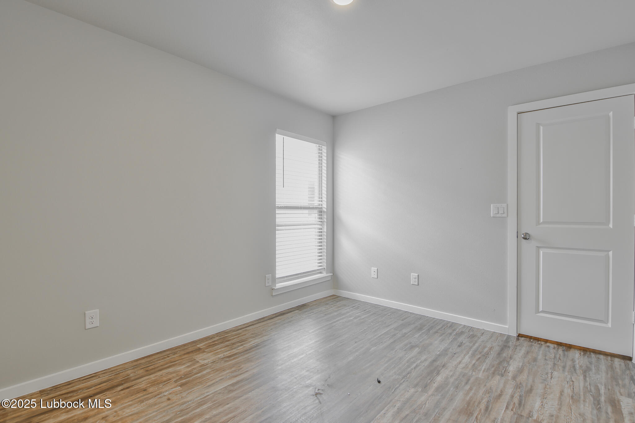 2012 Kenwood Avenue