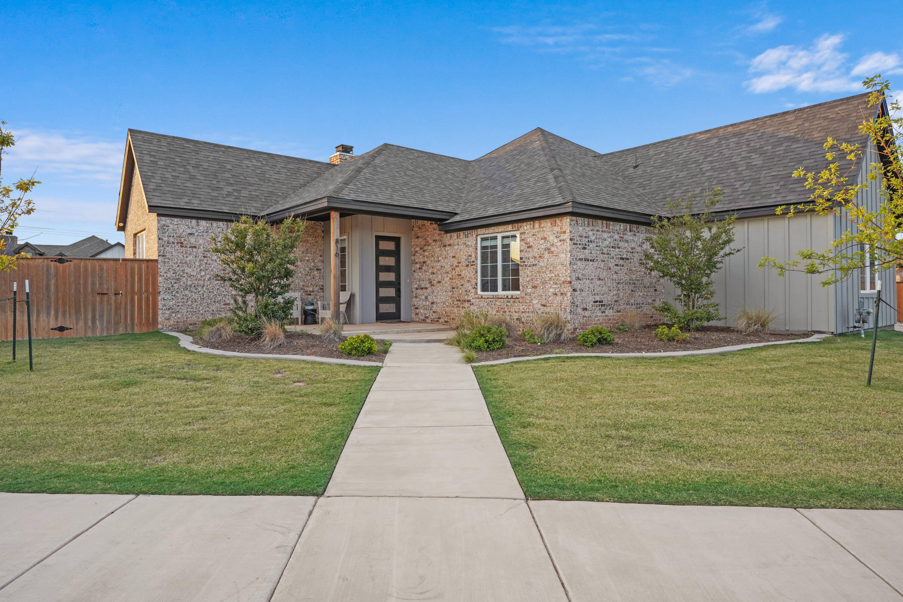816 N 6th Circle