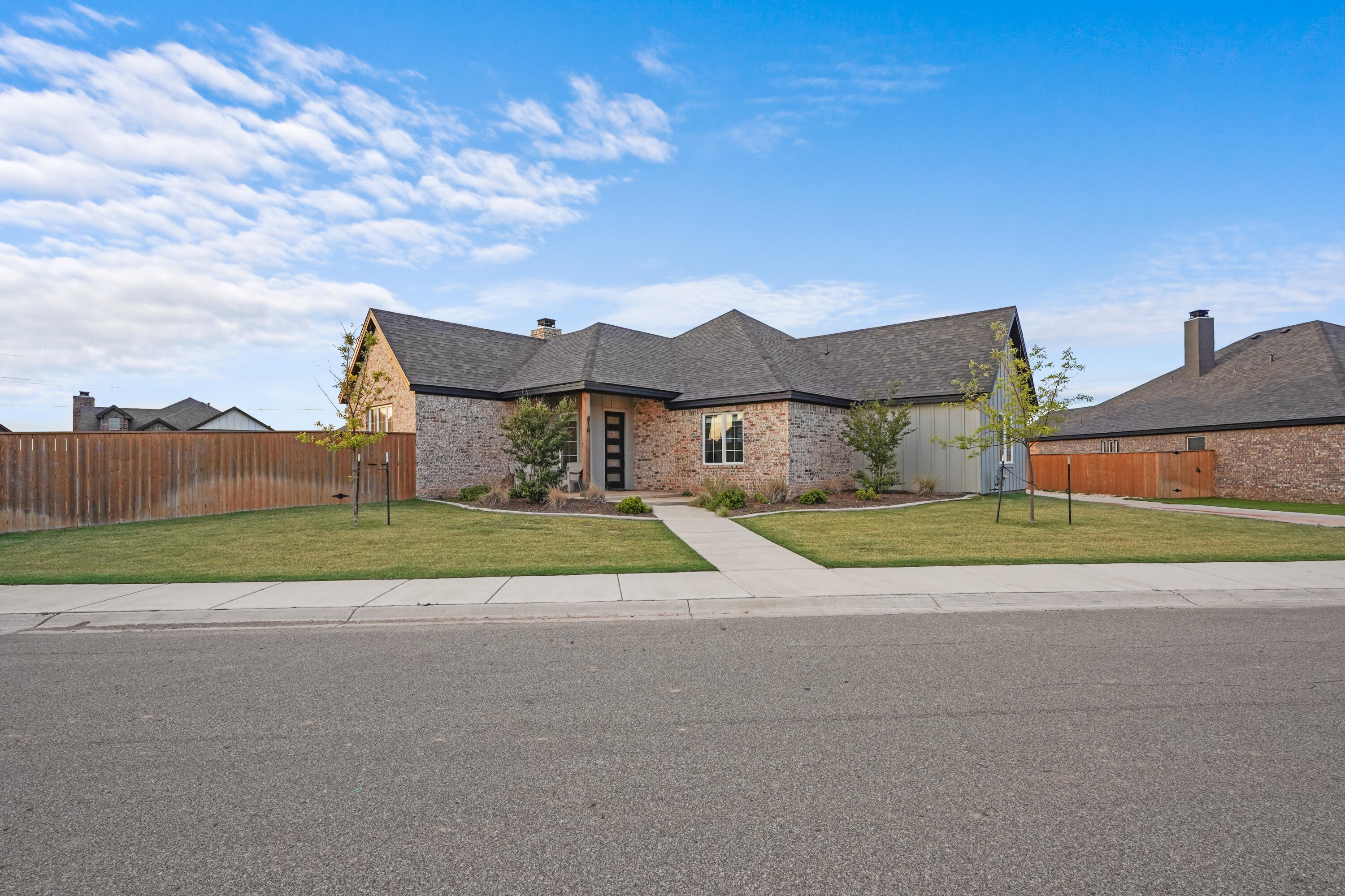 816 N 6th Circle