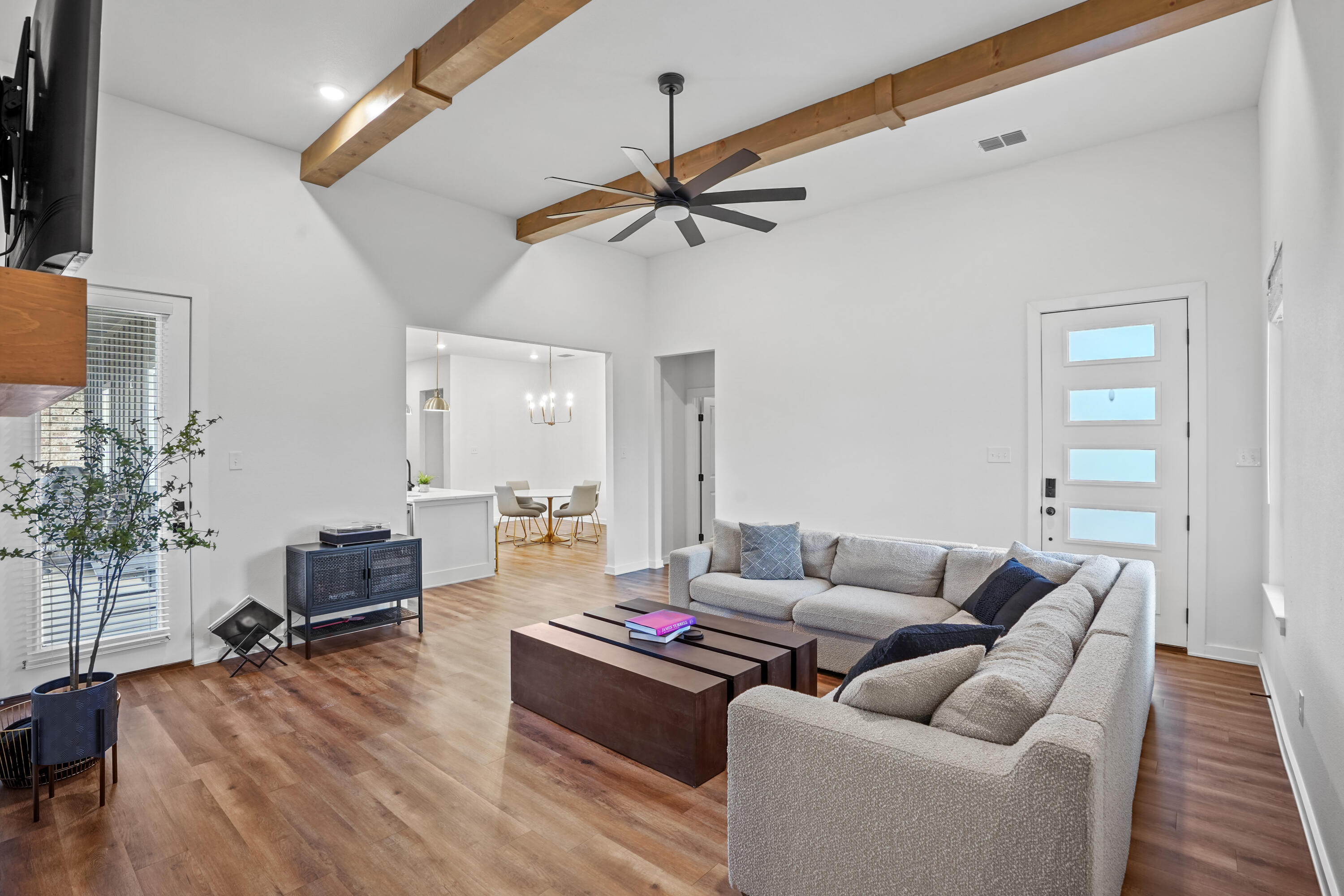 816 N 6th Circle