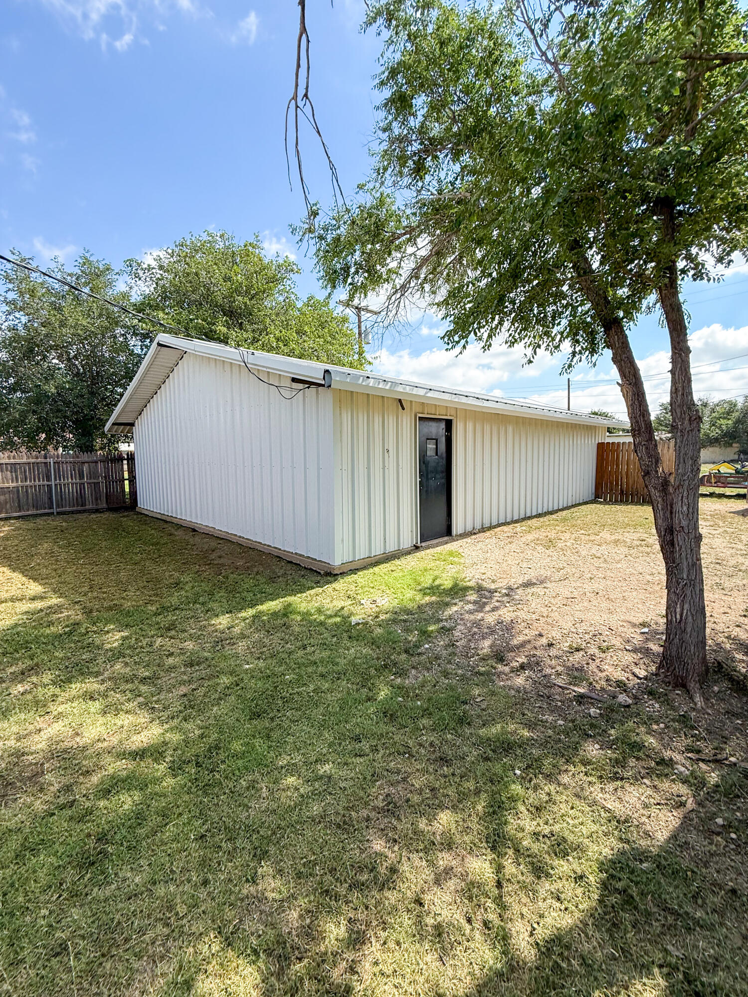 606 Coke Avenue