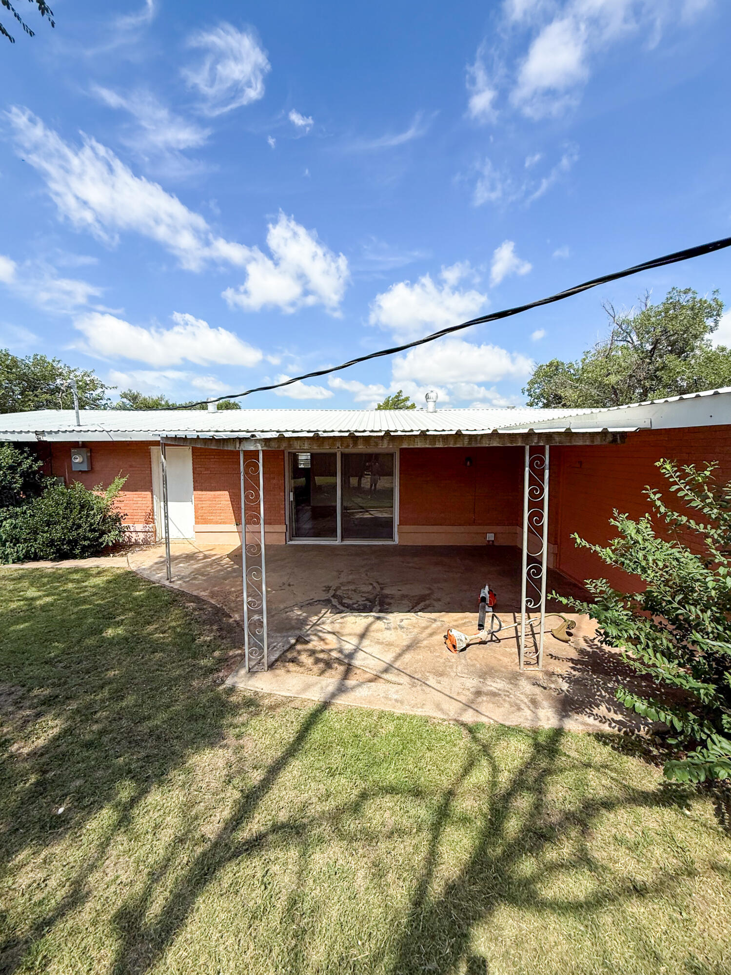 606 Coke Avenue