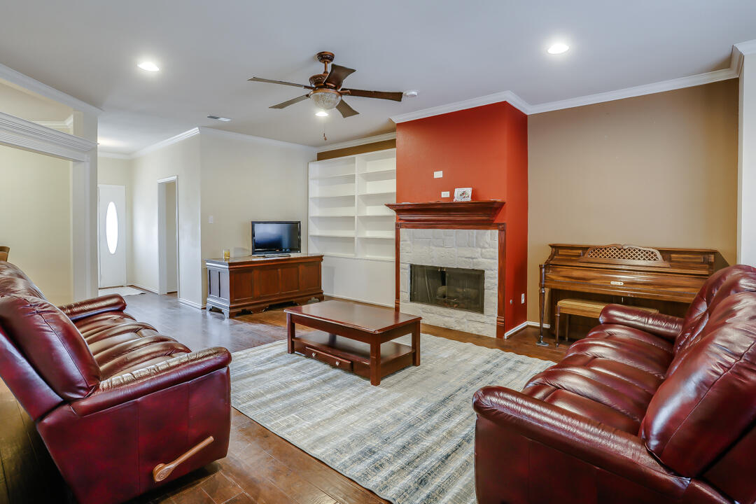 6402 County Road 7410