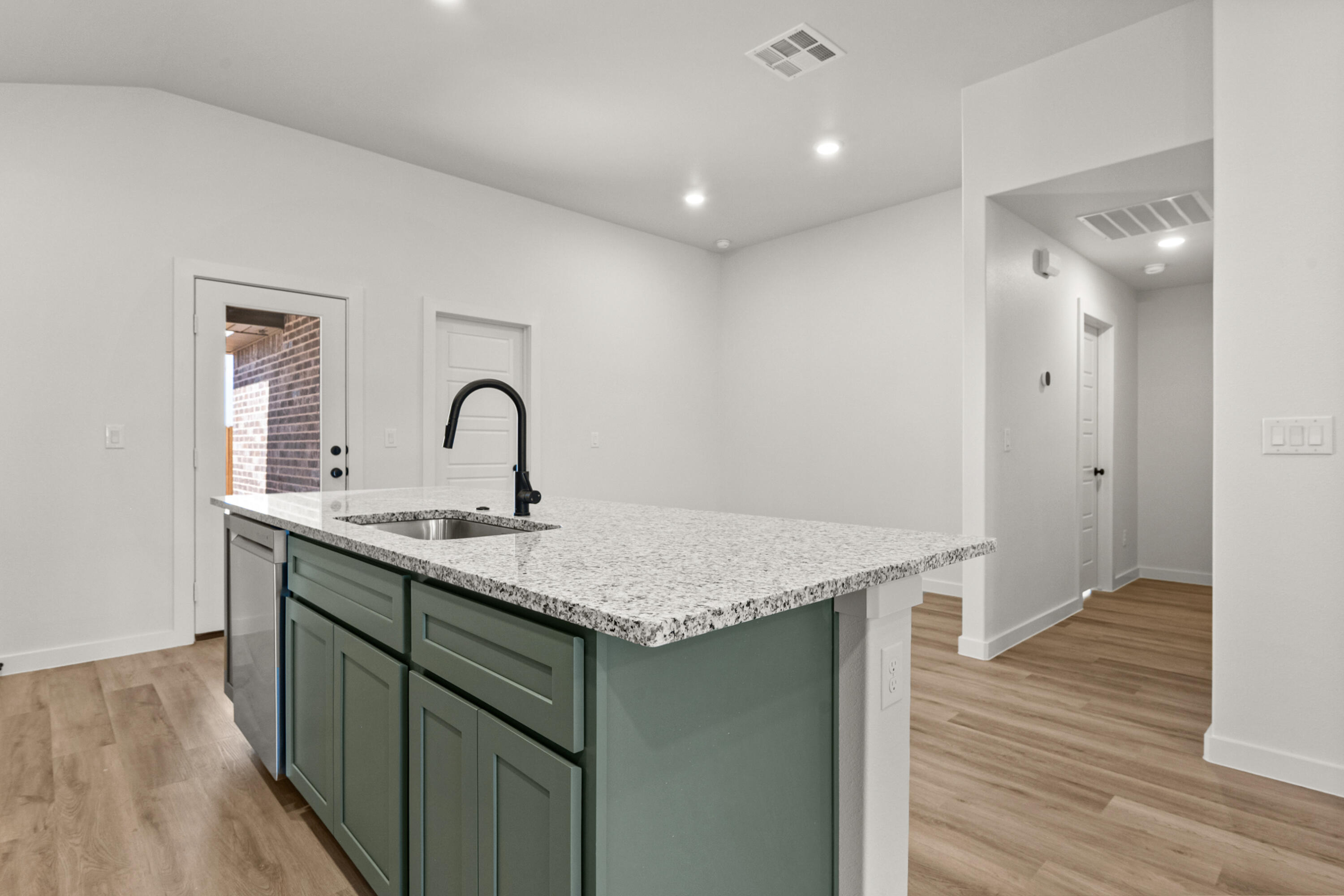 1302 Saratoga Avenue