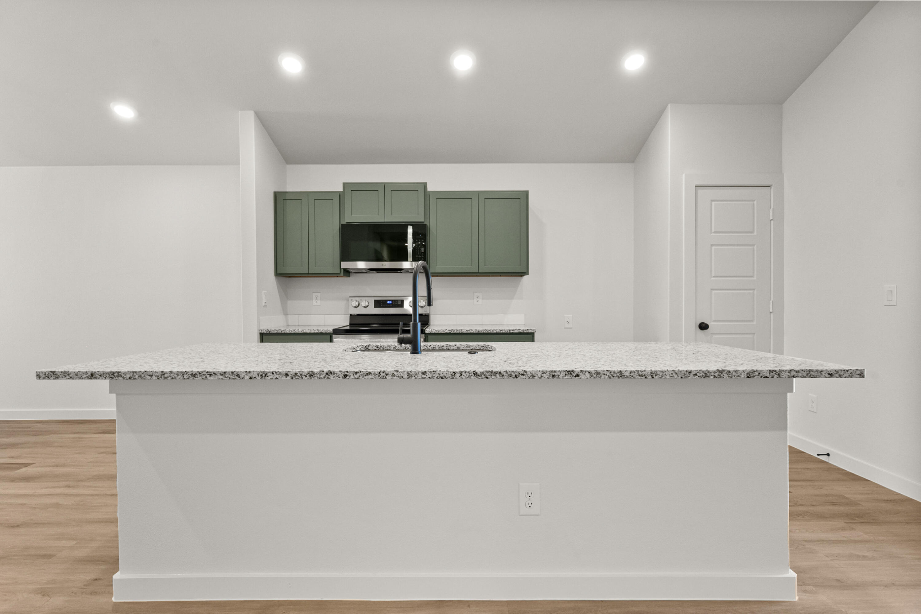 1302 Saratoga Avenue