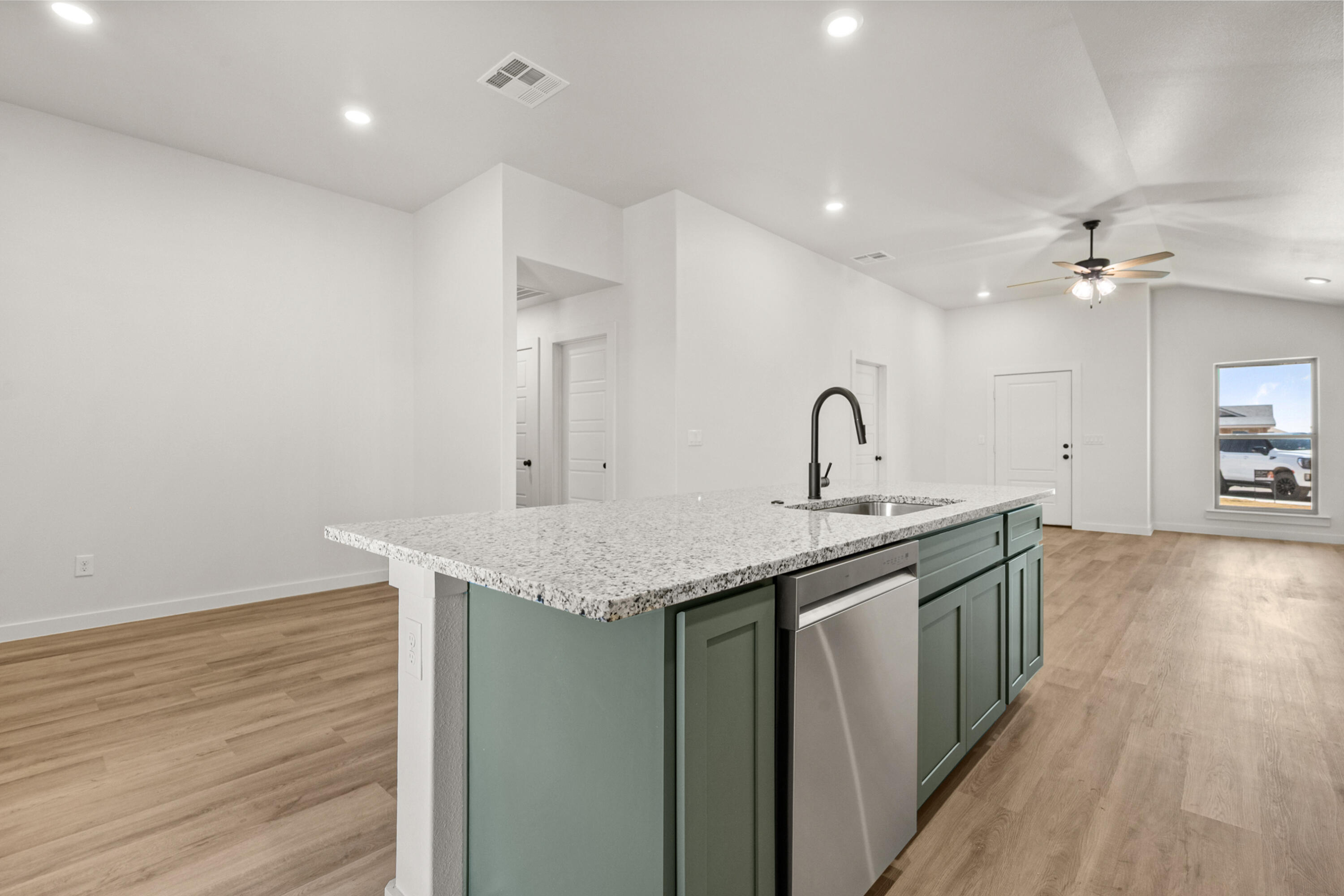 1302 Saratoga Avenue