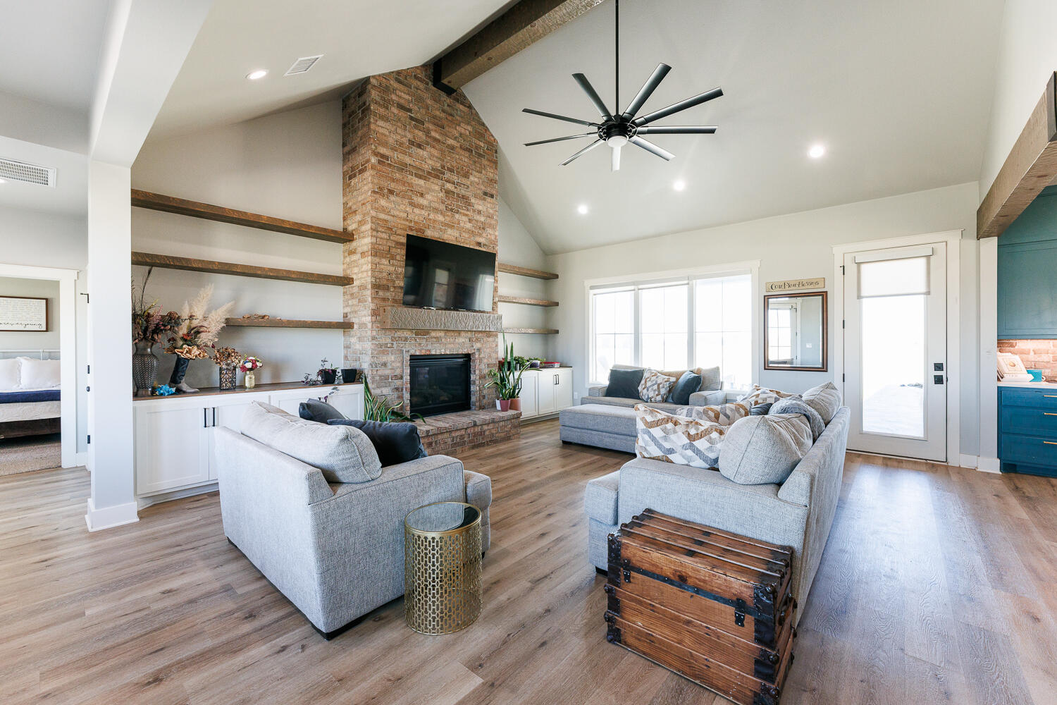 8128 E County Road 6100