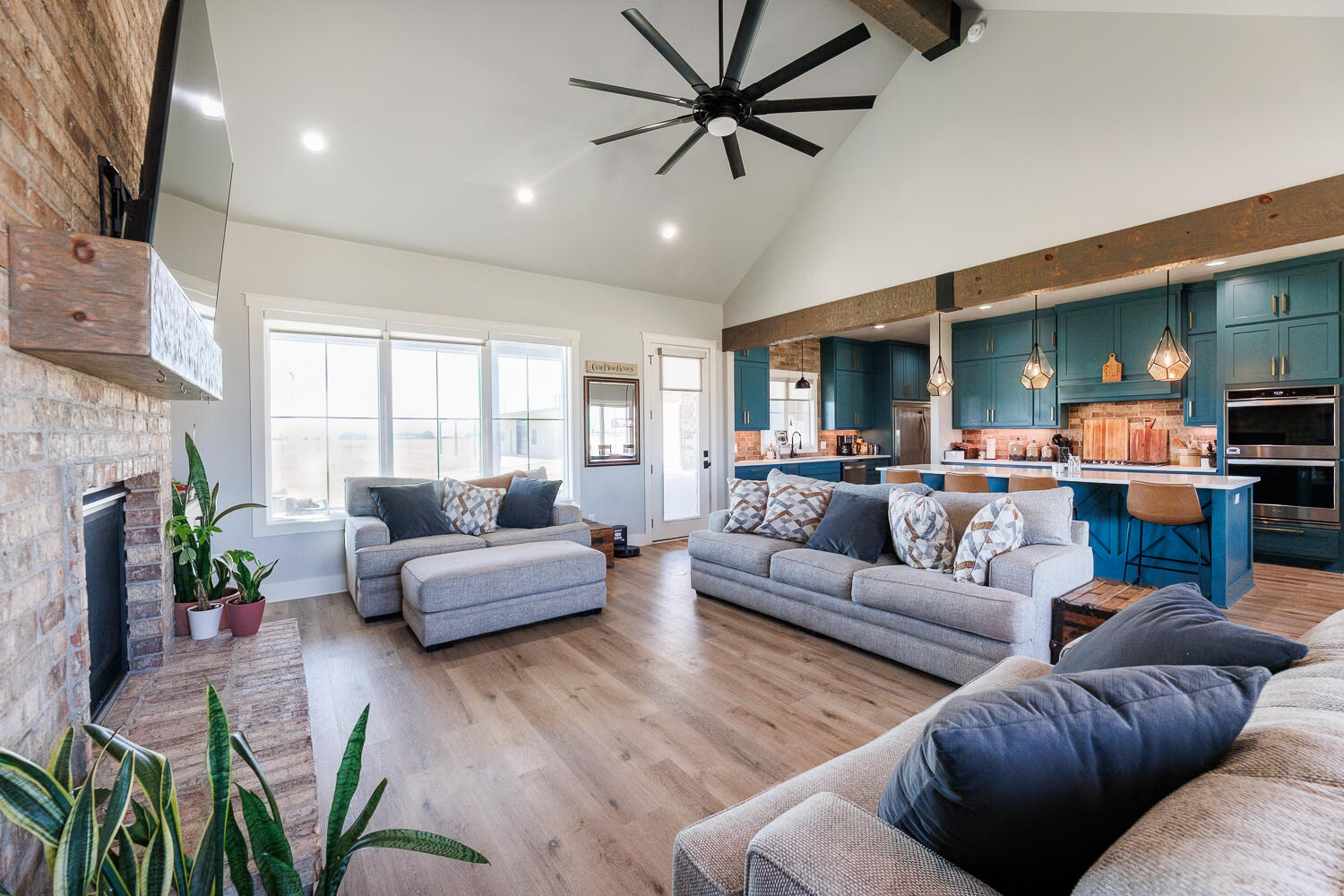 8128 E County Road 6100