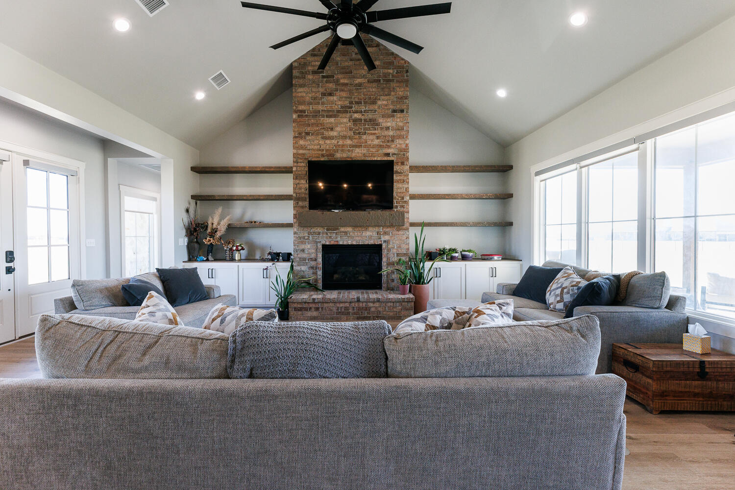 8128 E County Road 6100