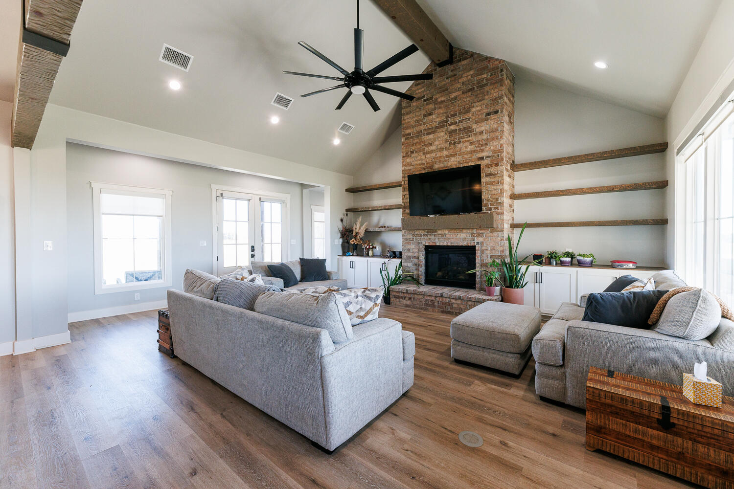 8128 E County Road 6100