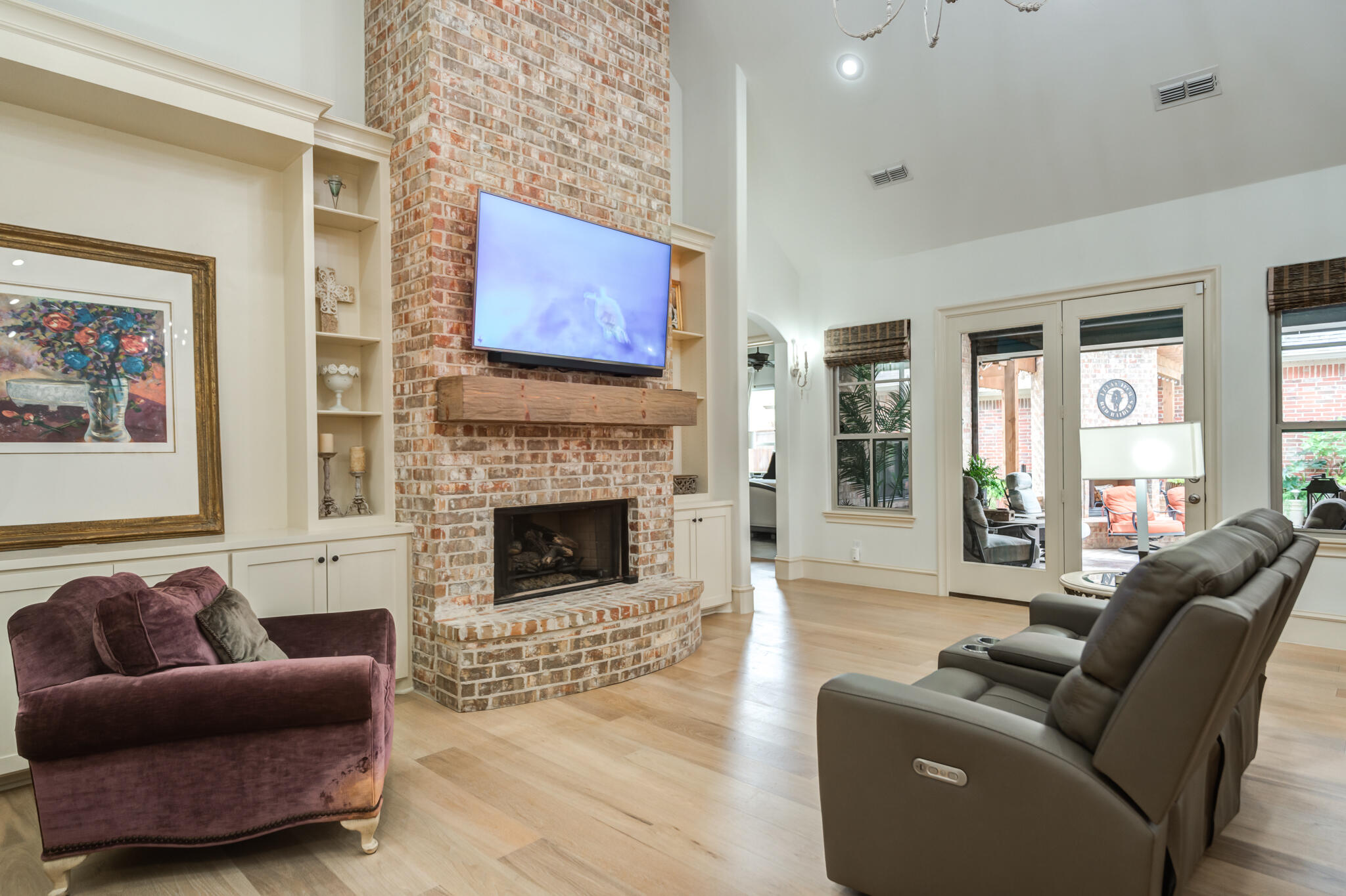 11405 Vicksburg Avenue