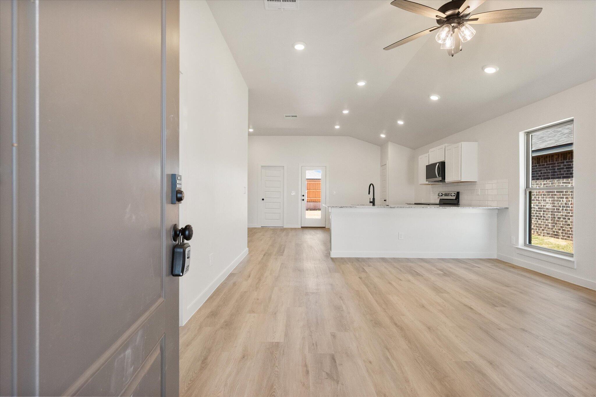 2407 Bryan Avenue