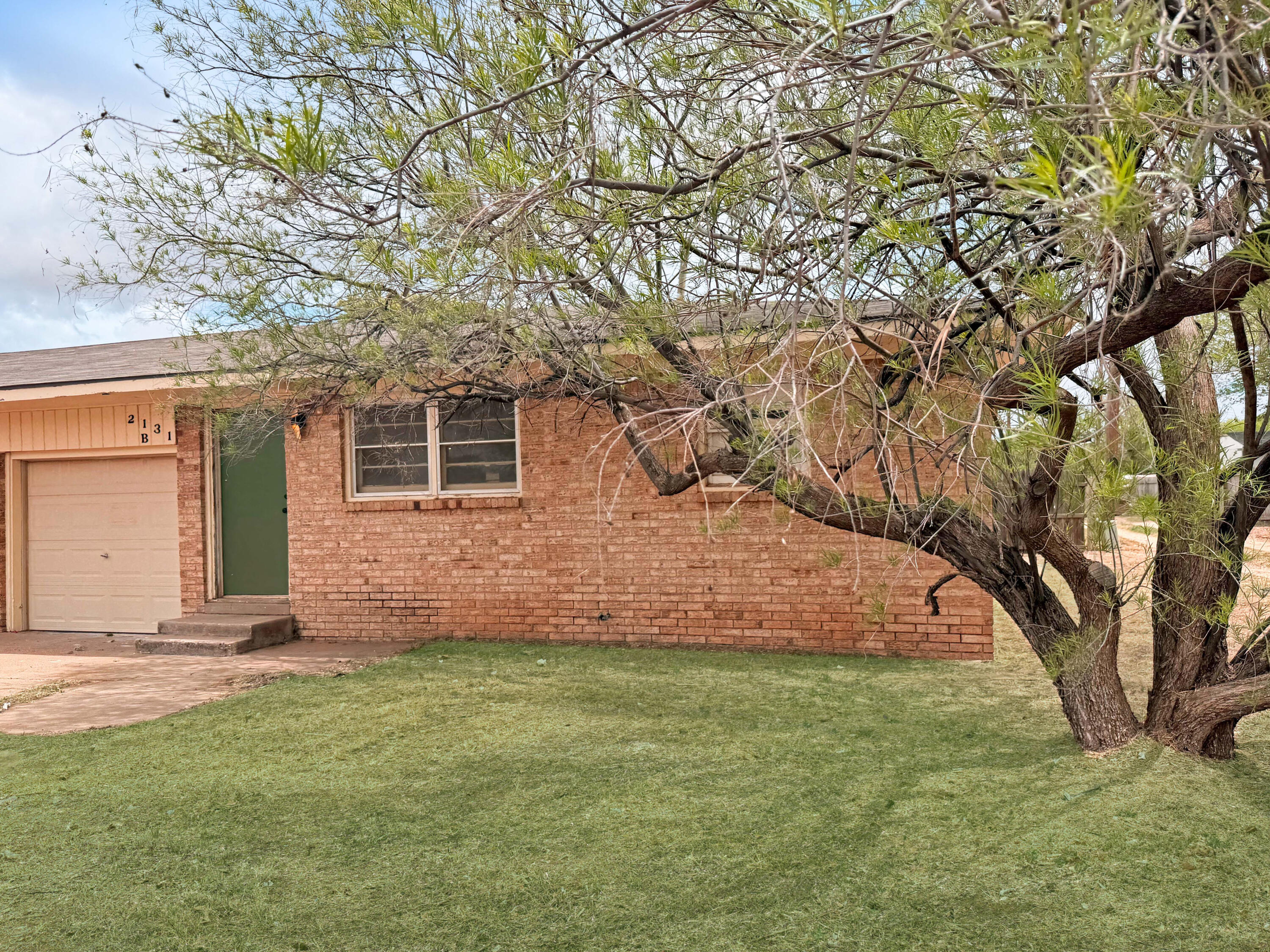 2131 S Loop 289