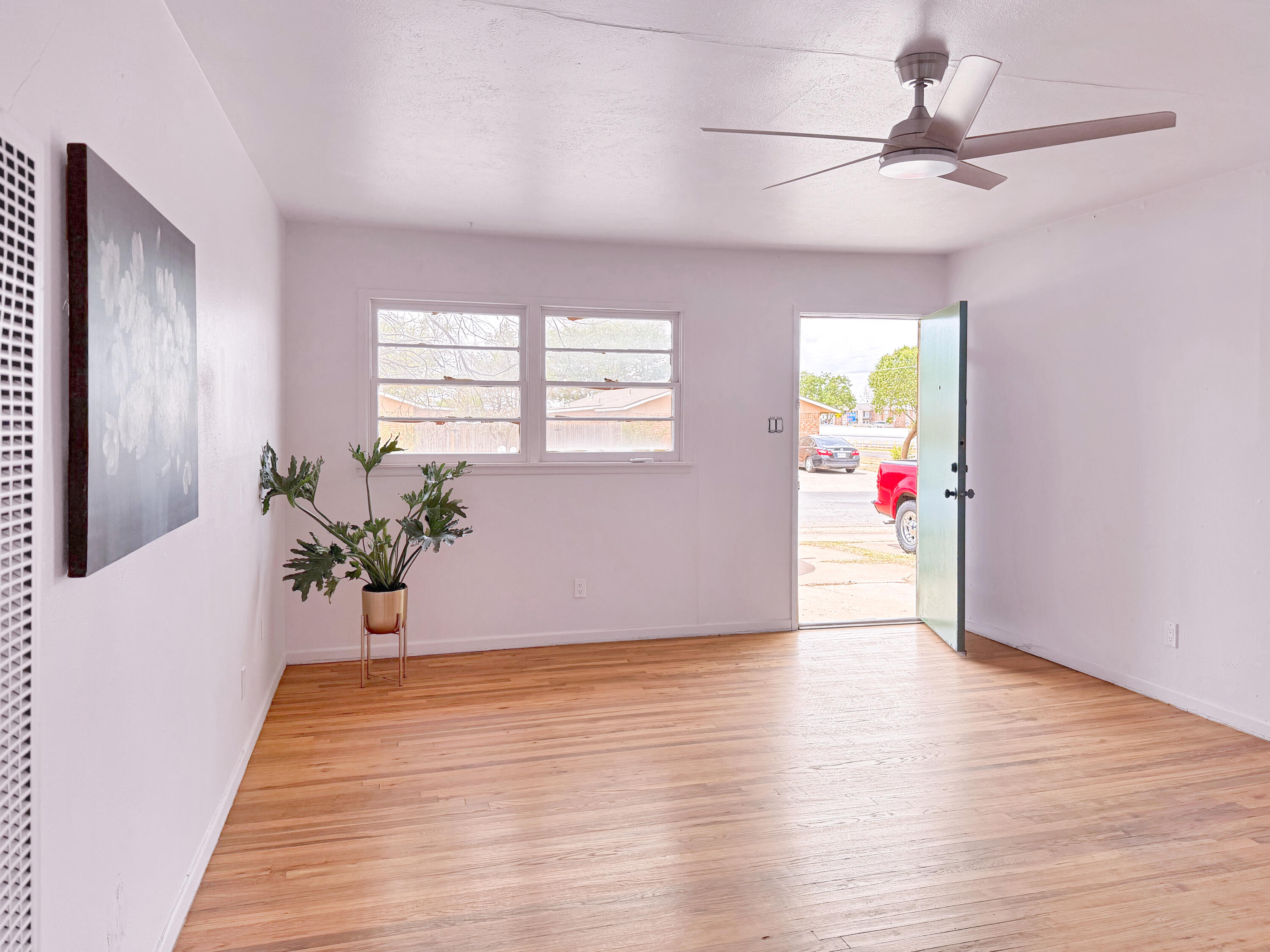 2131 S Loop 289