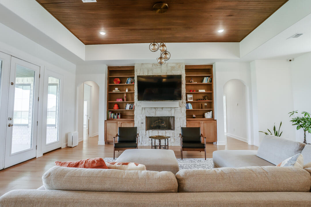 9202 County Road 6860