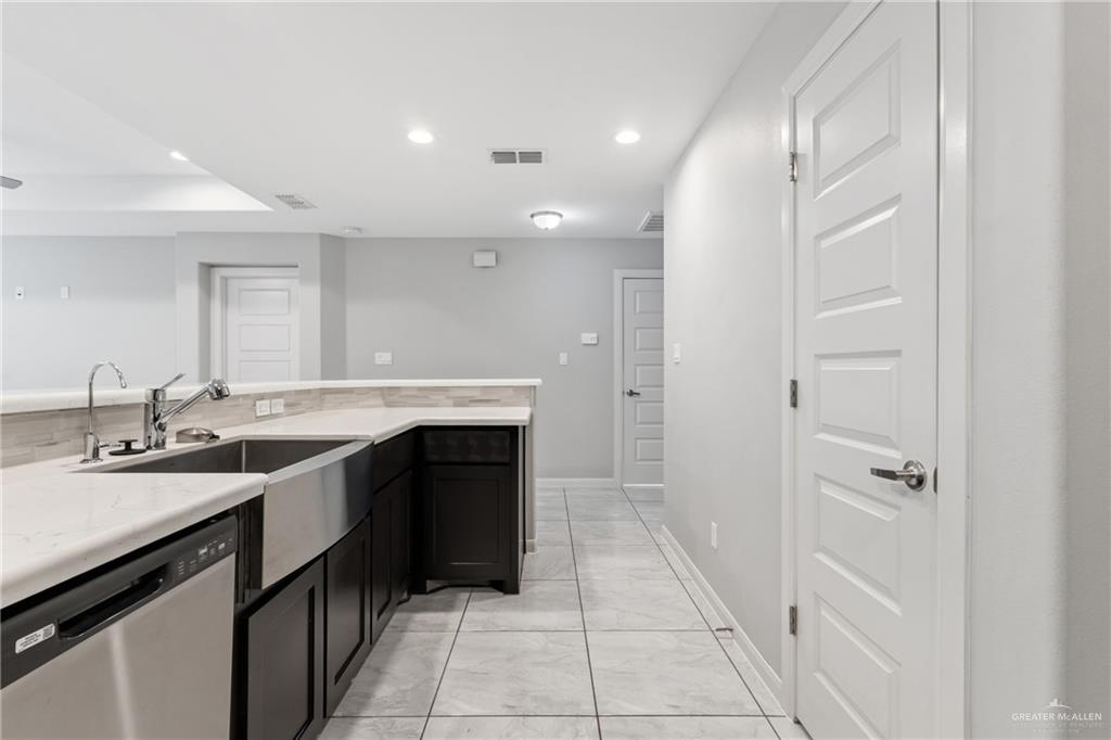 405 S Mina De Oro Street