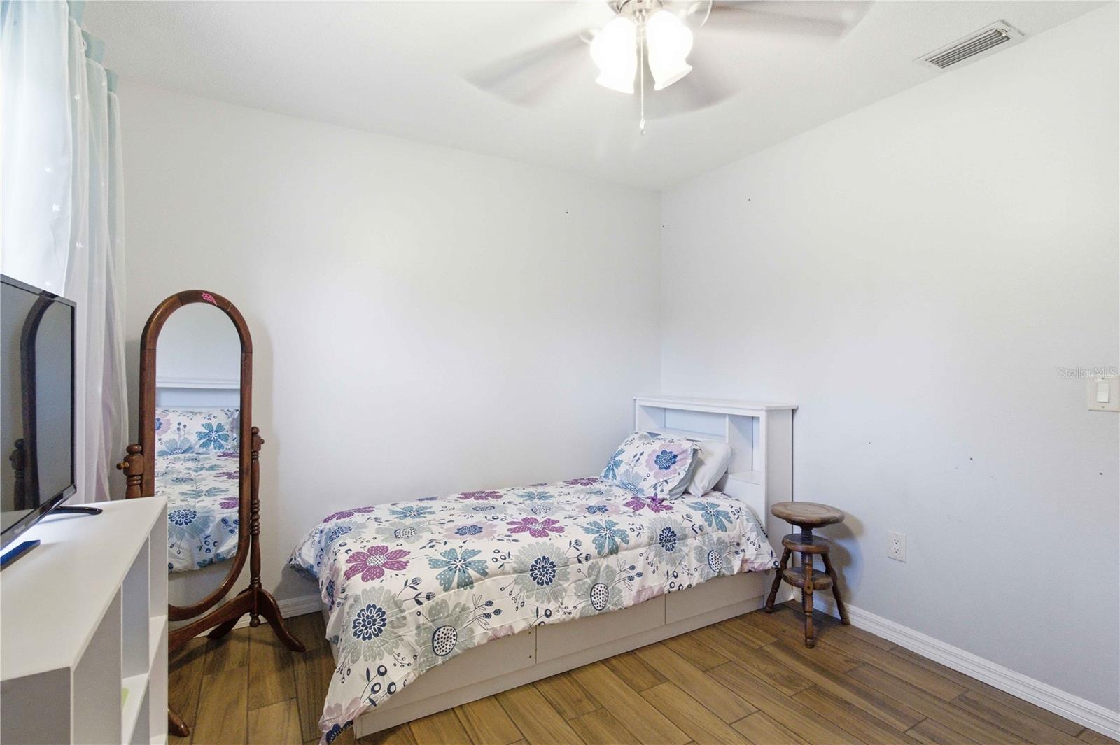 536 43RD STREET BLVD W