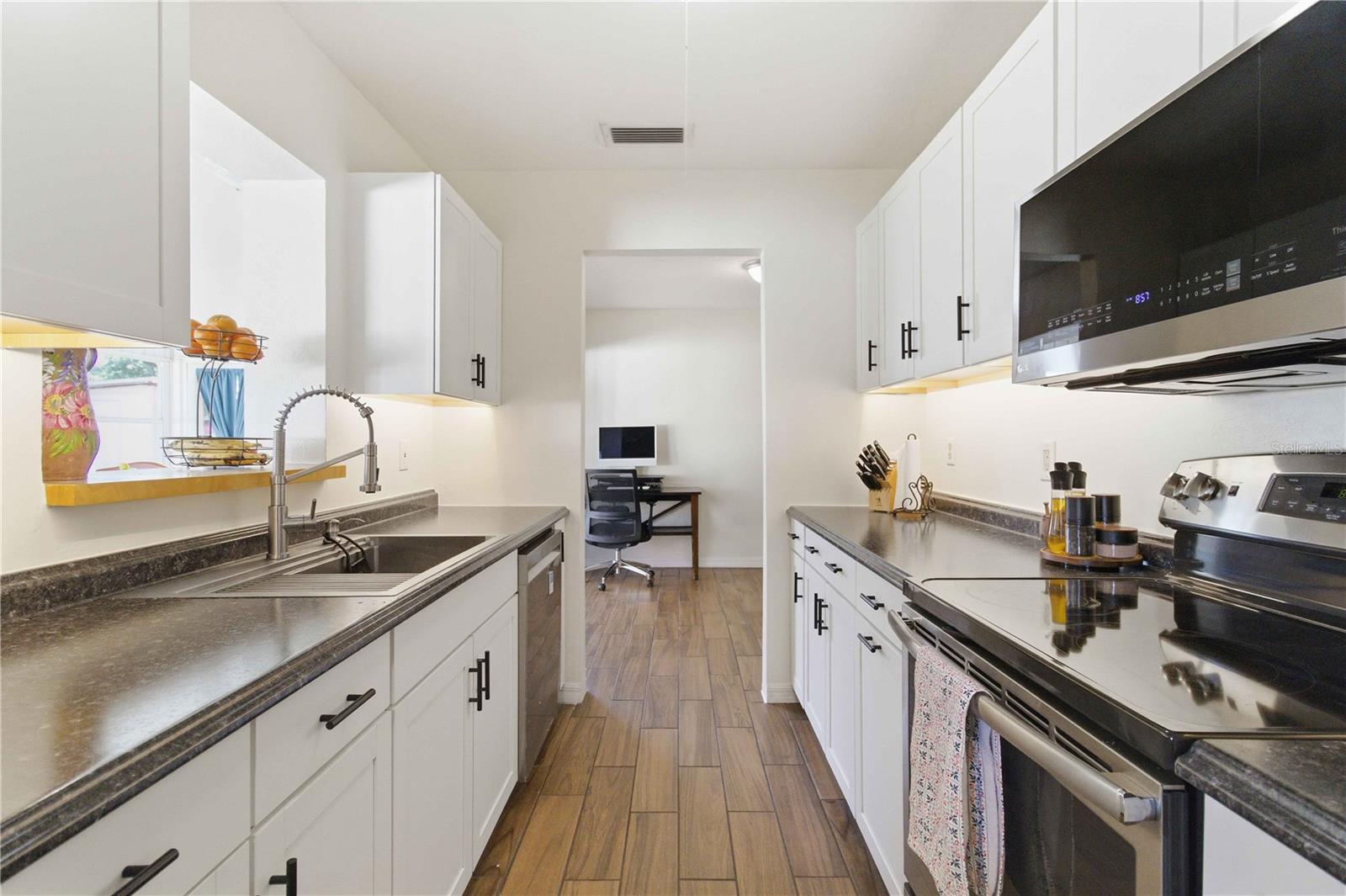 536 43RD STREET BLVD W