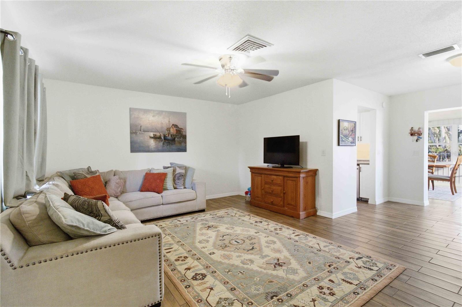 536 43RD STREET BLVD W