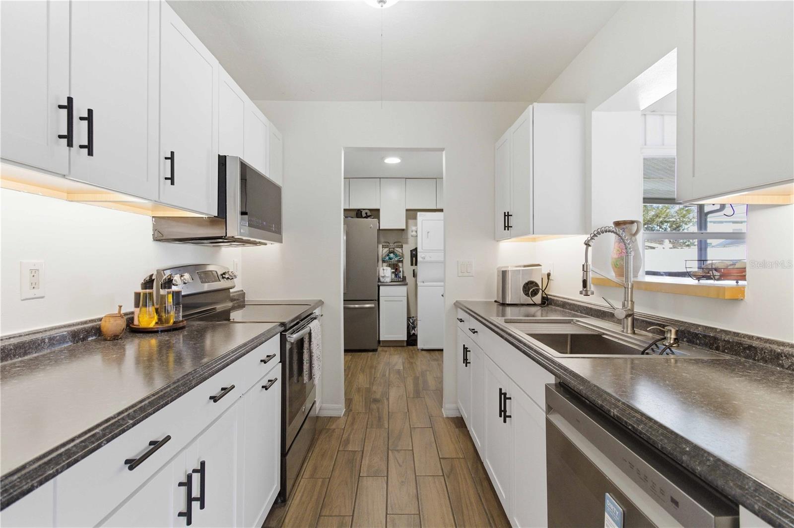 536 43RD STREET BLVD W