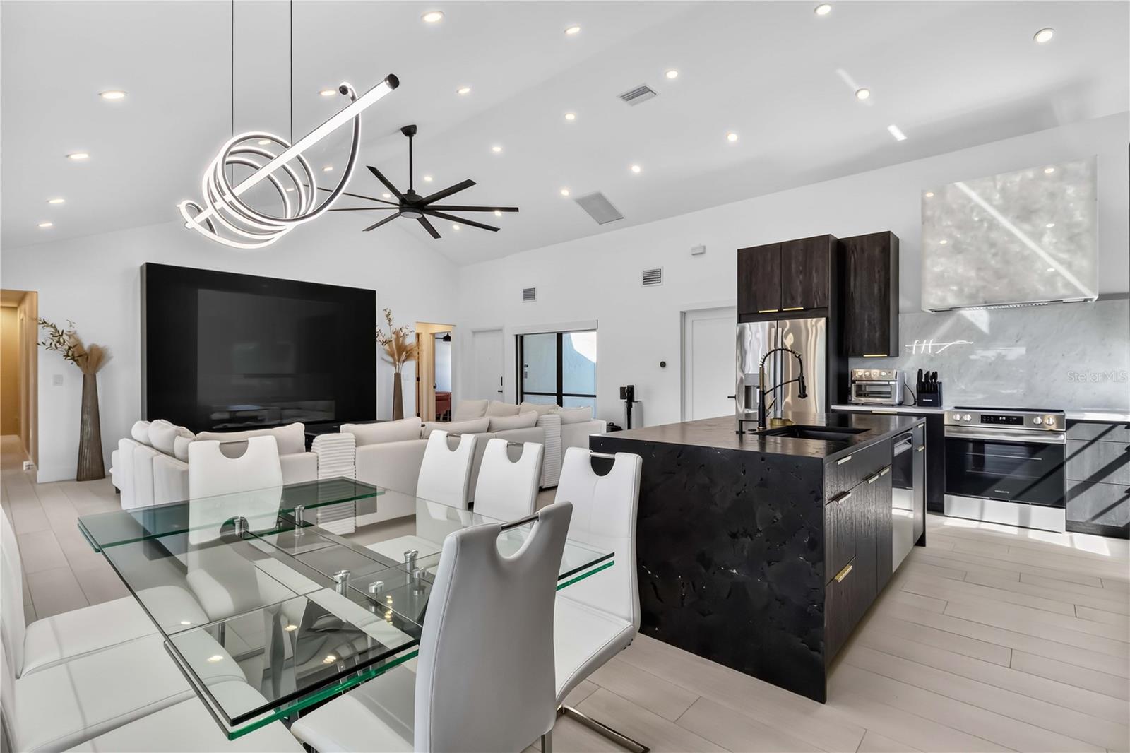 4134 EASTWOOD DR