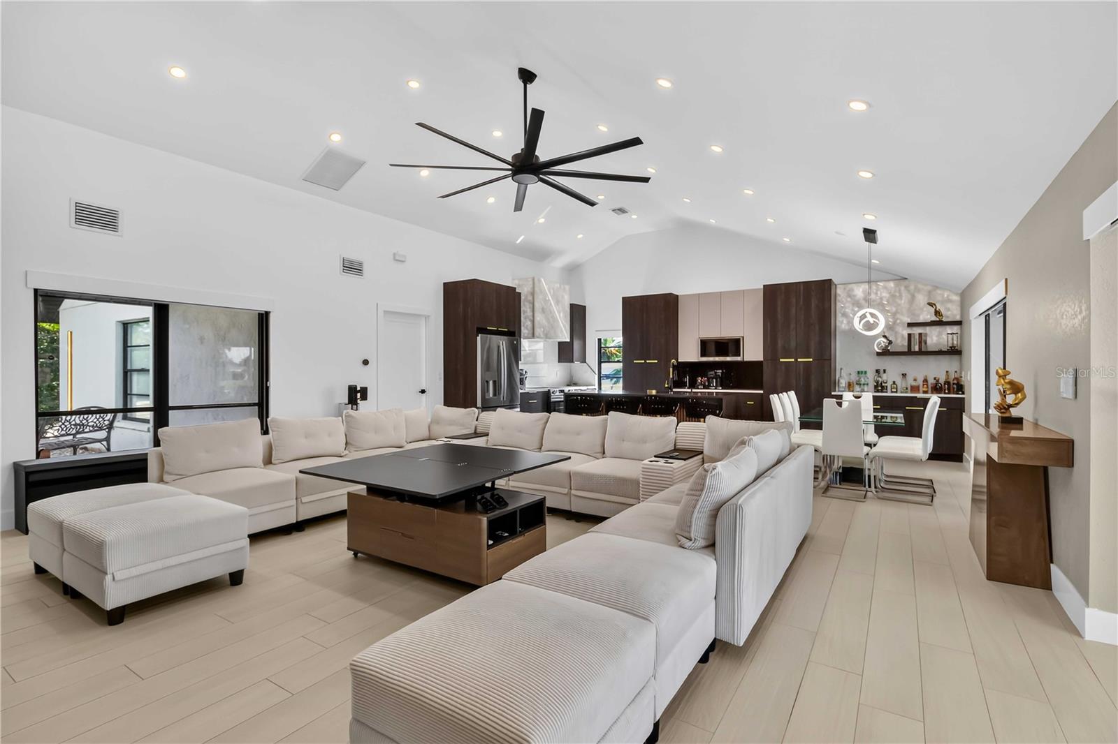4134 EASTWOOD DR