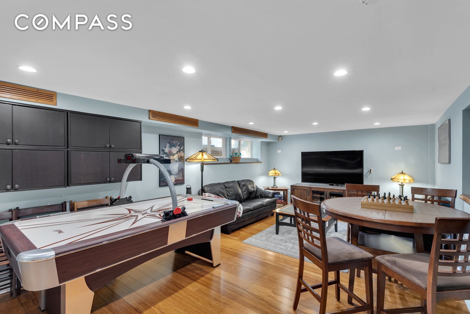 8525 Colonial Road