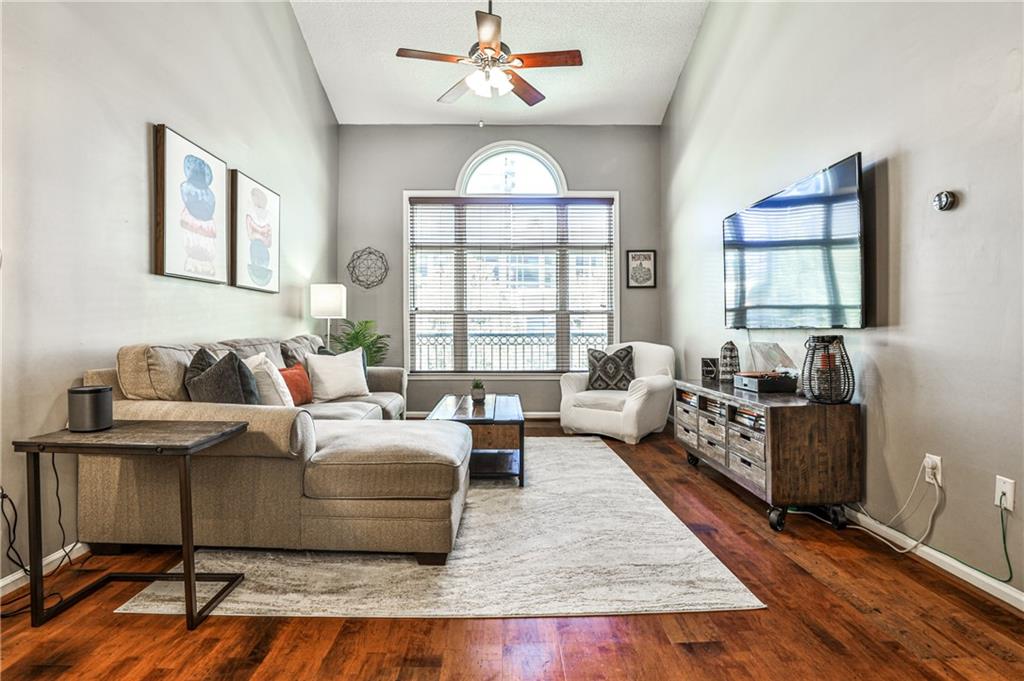 955 Juniper Street NE Unit 2322