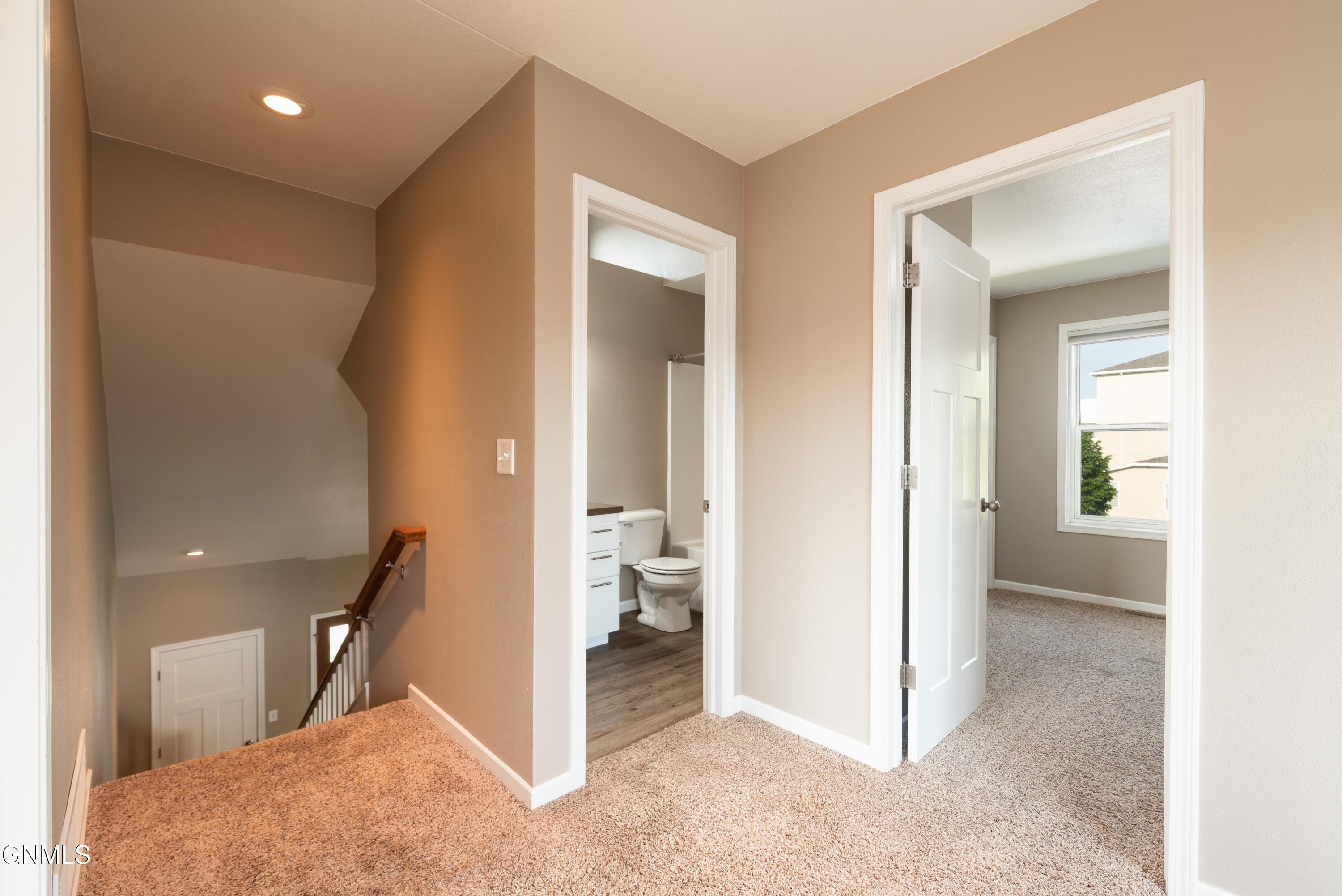 1109 E Lasalle Drive